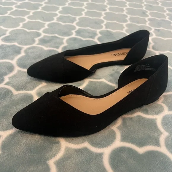 JustFab Women's Black Flats BRAND NEW - Picture 2 of 4